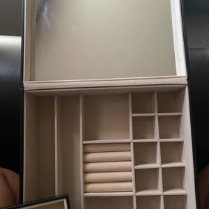Jewelry case